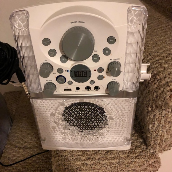 Light up Karaoke machine - Picture 2 of 4